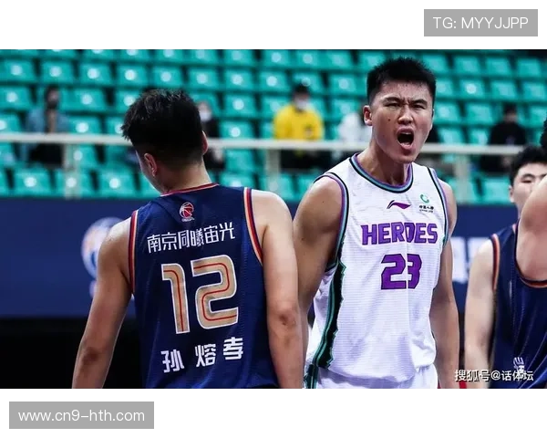 教练临场指挥博弈，换人调整见成效