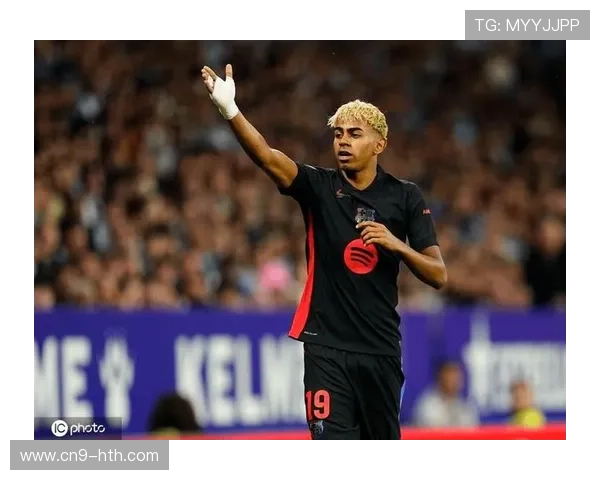 巴萨西甲逆转阿拉维斯暂登顶,亚马尔传射建功 巴萨西甲逆转阿拉维斯暂登顶,亚马尔传射建功