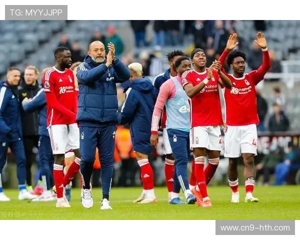 英超诺丁汉森林对阵埃弗顿,保级六分战引关注